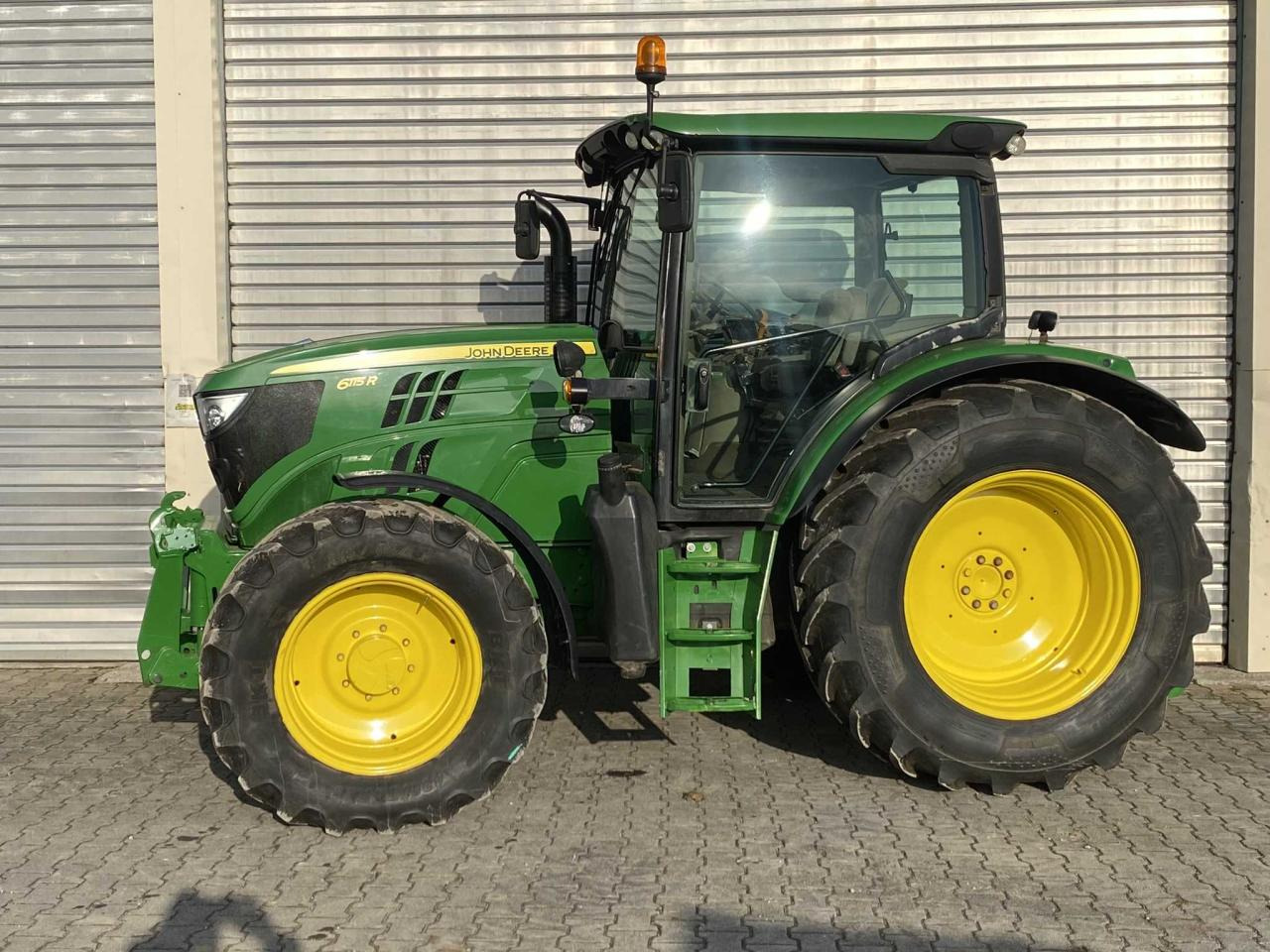John Deere 6115R - Traktor: gambar 2 John Deere 6115R - Traktor: gambar 2