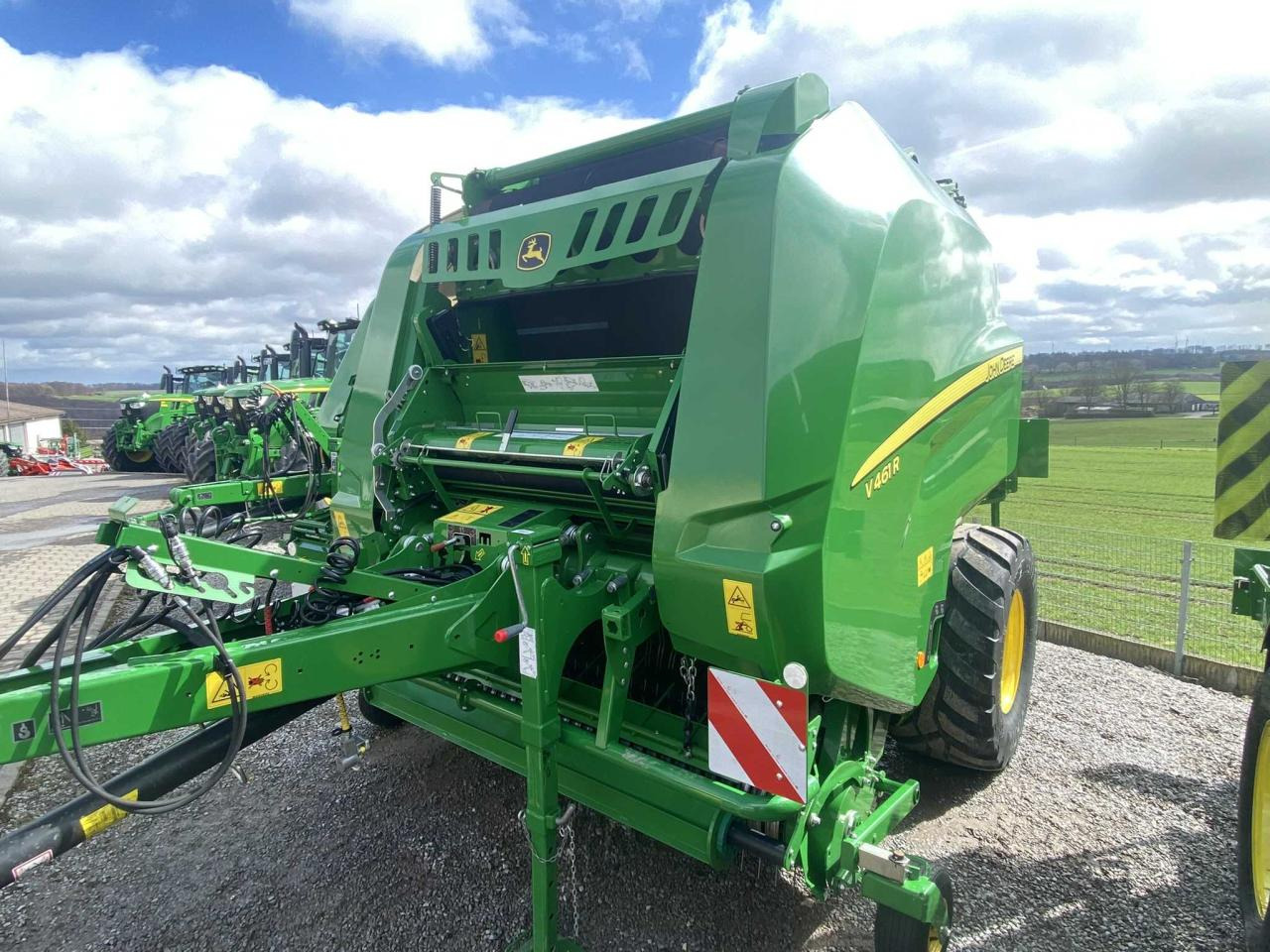 John Deere V461 R - 671 Bunde - Baler bulat: gambar 1 John Deere V461 R - 671 Bunde - Baler bulat: gambar 1