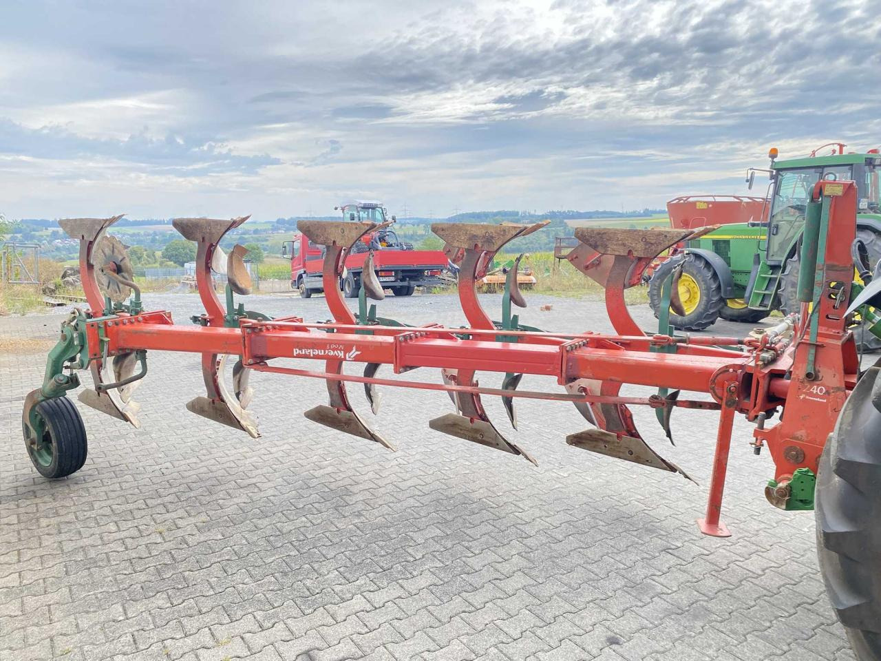 Kverneland F 240 - 9 - Bajak: gambar 2 Kverneland F 240 - 9 - Bajak: gambar 2