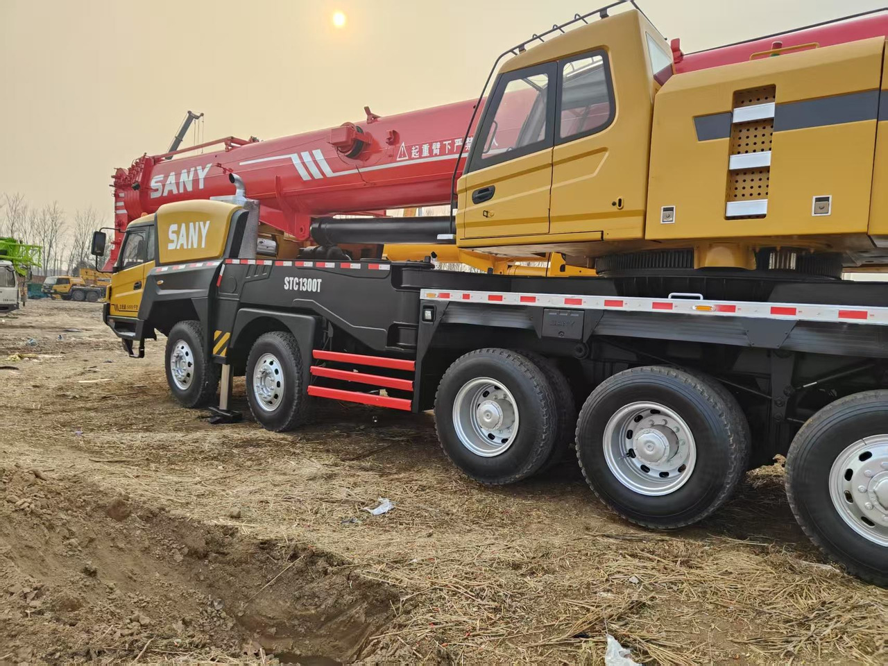 SANY STC1000 100Ton truck crane - Derek bergerak: gambar 5 SANY STC1000 100Ton truck crane - Derek bergerak: gambar 5