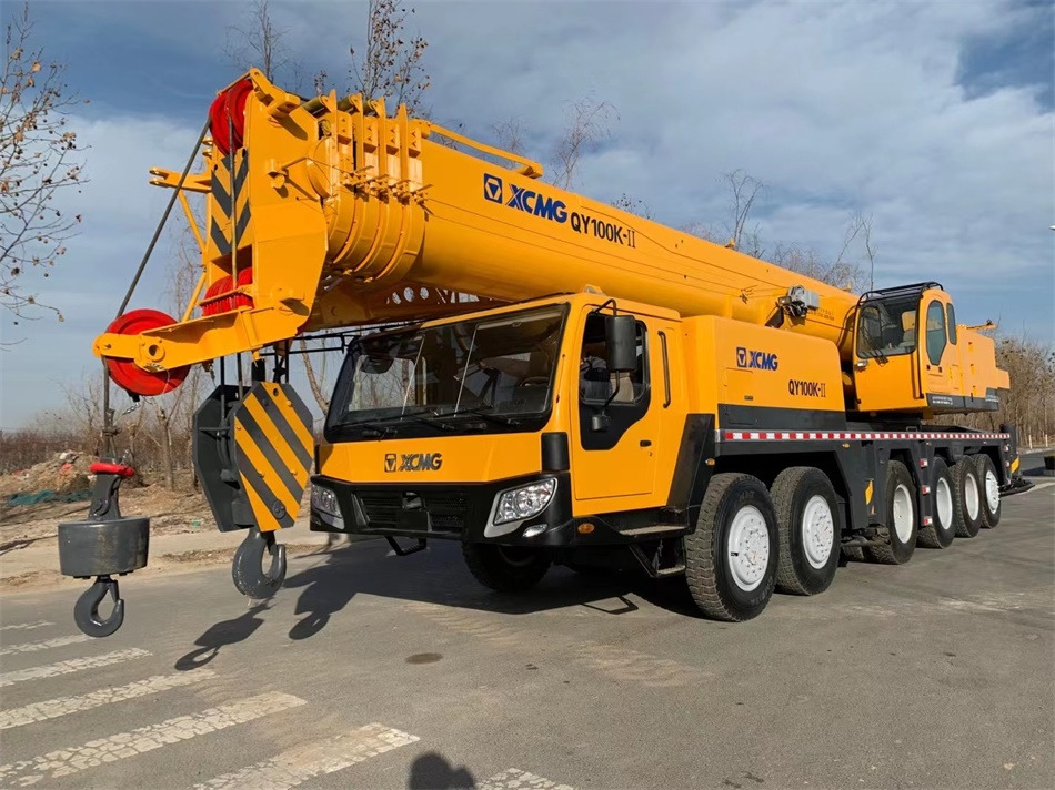 XCMG QY100K 100 ton truck crane - Derek bergerak: gambar 1 XCMG QY100K 100 ton truck crane - Derek bergerak: gambar 1