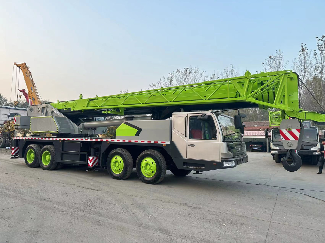 ZOOMLION ZTC700V QY70V 70 ton 80 ton 90 ton 100 ton 110 ton 120 ton used truck crane - Derek bergerak: gambar 1 ZOOMLION ZTC700V QY70V 70 ton 80 ton 90 ton 100 ton 110 ton 120 ton used truck crane - Derek bergerak: gambar 1