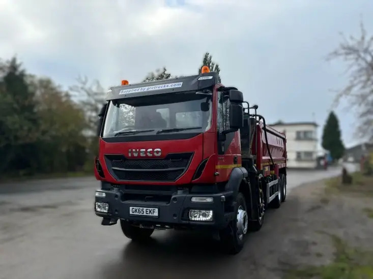 Iveco Trakker - Truk jungkit: gambar 1 Iveco Trakker - Truk jungkit: gambar 1