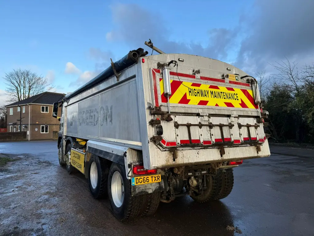 MAN TGS 32.400 Tipper 8x4 - RHD - Truk jungkit: gambar 4 MAN TGS 32.400 Tipper 8x4 - RHD - Truk jungkit: gambar 4