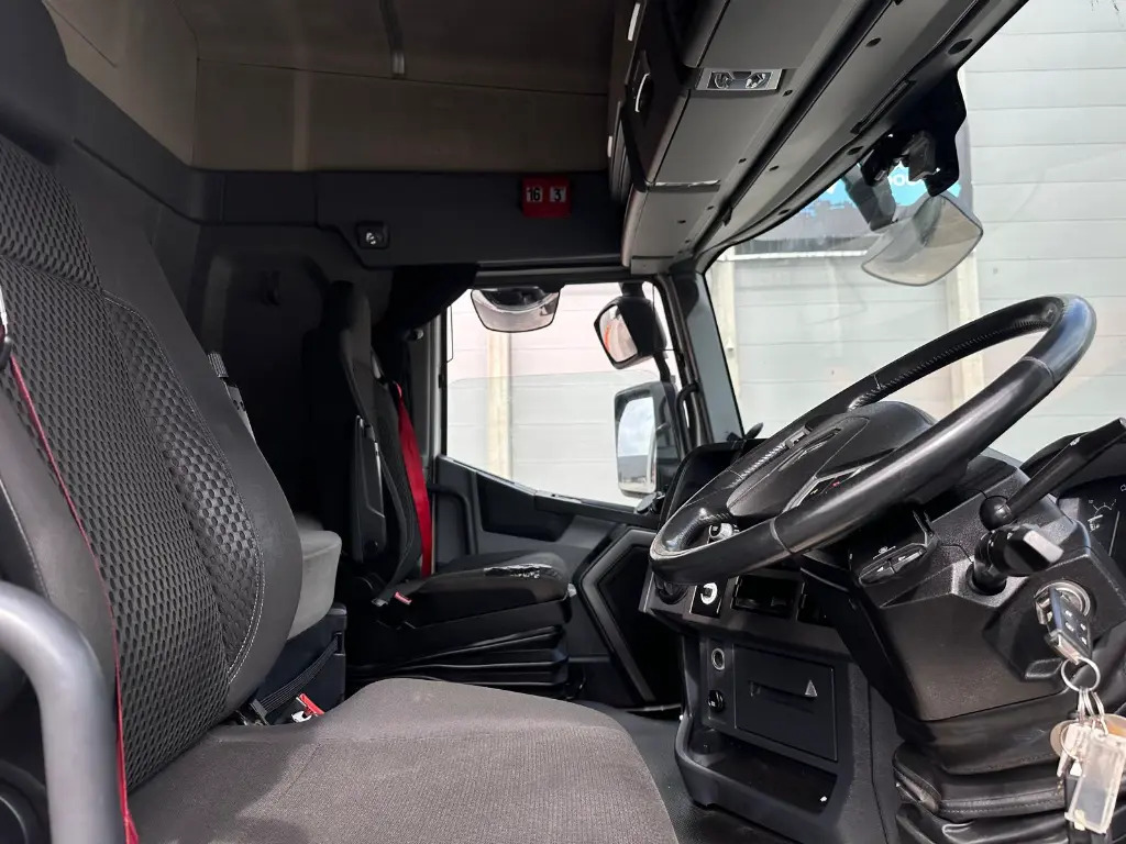 Tractor head Renault T 480 6x2 - RHD (NLF): gambar 12 Tractor head Renault T 480 6x2 - RHD (NLF): gambar 12