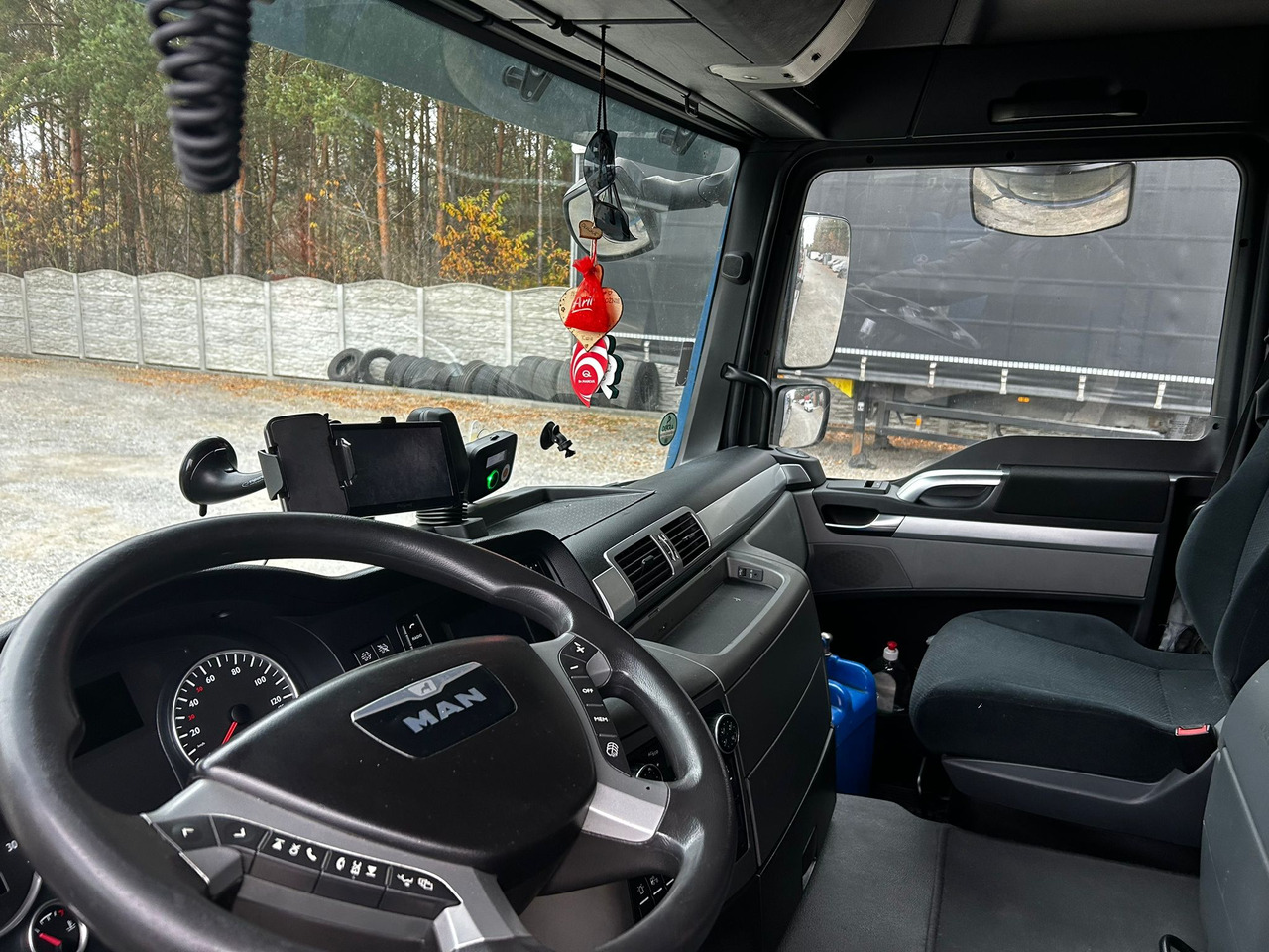 MAN TGL - Truk pengangkut mobil: gambar 4 MAN TGL - Truk pengangkut mobil: gambar 4