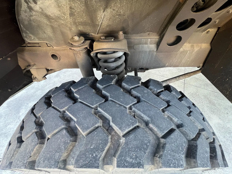 Truk MAN KAT 25.422DFAEG 6X6 CABIN CHASSIS - TWIST LOCKS SYSTEM: gambar 10 Truk MAN KAT 25.422DFAEG 6X6 CABIN CHASSIS - TWIST LOCKS SYSTEM: gambar 10