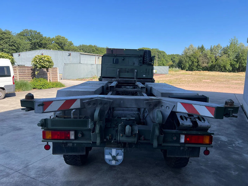 Truk MAN KAT 25.422DFAEG 6X6 CABIN CHASSIS - TWIST LOCKS SYSTEM: gambar 7 Truk MAN KAT 25.422DFAEG 6X6 CABIN CHASSIS - TWIST LOCKS SYSTEM: gambar 7