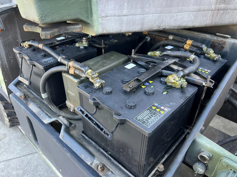 Truk MAN KAT 25.422DFAEG 6X6 CABIN CHASSIS - TWIST LOCKS SYSTEM: gambar 11 Truk MAN KAT 25.422DFAEG 6X6 CABIN CHASSIS - TWIST LOCKS SYSTEM: gambar 11