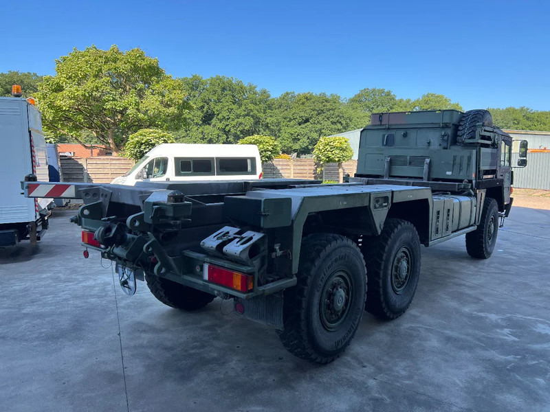 Truk MAN KAT 25.422DFAEG 6X6 CABIN CHASSIS - TWIST LOCKS SYSTEM: gambar 6 Truk MAN KAT 25.422DFAEG 6X6 CABIN CHASSIS - TWIST LOCKS SYSTEM: gambar 6
