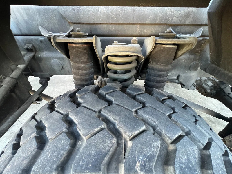 Truk MAN KAT 25.422DFAEG 6X6 CABIN CHASSIS - TWIST LOCKS SYSTEM: gambar 14 Truk MAN KAT 25.422DFAEG 6X6 CABIN CHASSIS - TWIST LOCKS SYSTEM: gambar 14