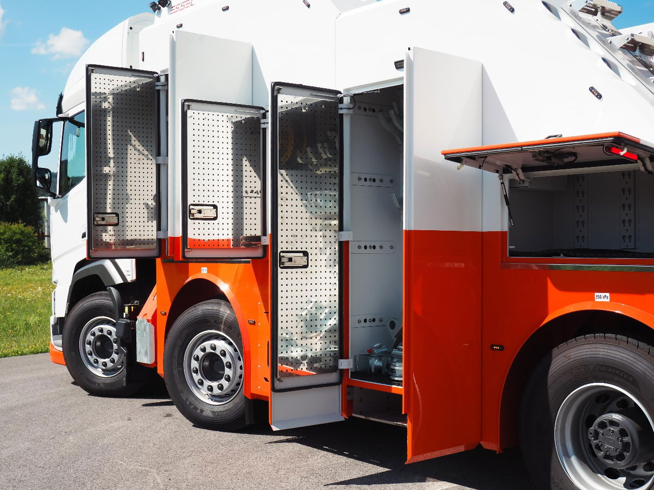 DAF XF 530 NEW T-REX DAF white - Mobil derek: gambar 3 DAF XF 530 NEW T-REX DAF white - Mobil derek: gambar 3