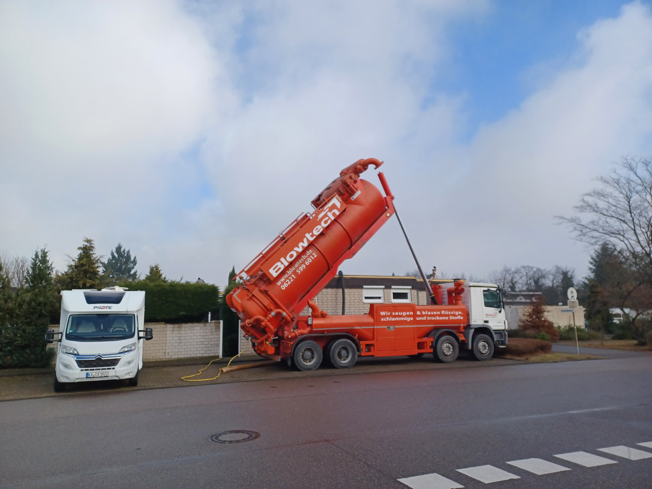 MERCEDES-BENZ Naaktgeboren Vacu-Press 8000 High-Lift V2A less km+hours! - Truk vakum: gambar 4 MERCEDES-BENZ Naaktgeboren Vacu-Press 8000 High-Lift V2A less km+hours! - Truk vakum: gambar 4