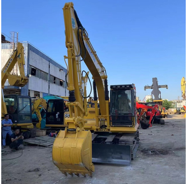 Komatsu PC130 - Ekskavator perayap: gambar 1 Komatsu PC130 - Ekskavator perayap: gambar 1