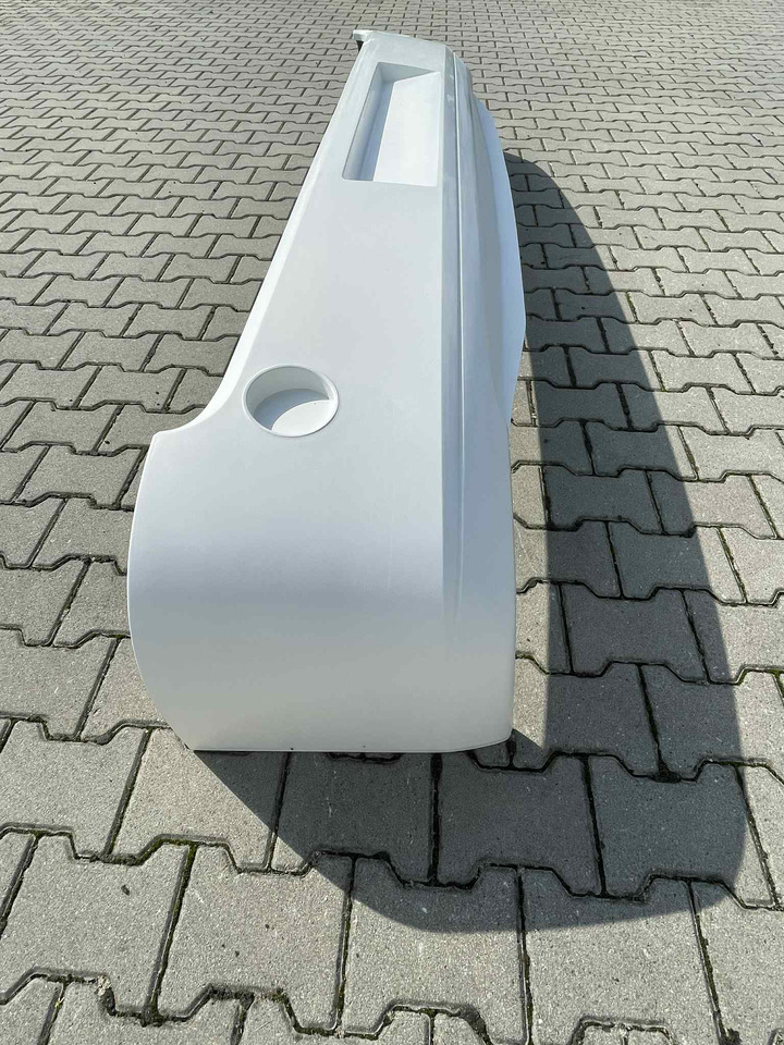 Zderzak tylny SCANIA IRIZAR PB Scania IRIZAR PB - Bumper untuk Bus: gambar 2 Zderzak tylny SCANIA IRIZAR PB Scania IRIZAR PB - Bumper untuk Bus: gambar 2