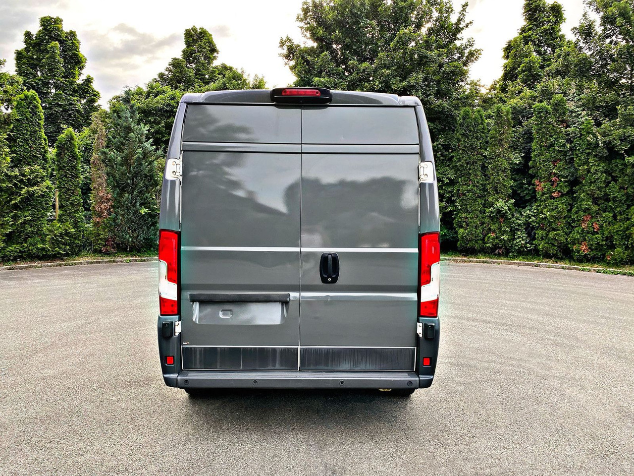 Peugeot Boxer Kasten Hoch 335 L3H2Pro|5Sitzer|Kamera|19% - Van panel, Van kombi: gambar 4 Peugeot Boxer Kasten Hoch 335 L3H2Pro|5Sitzer|Kamera|19% - Van panel, Van kombi: gambar 4