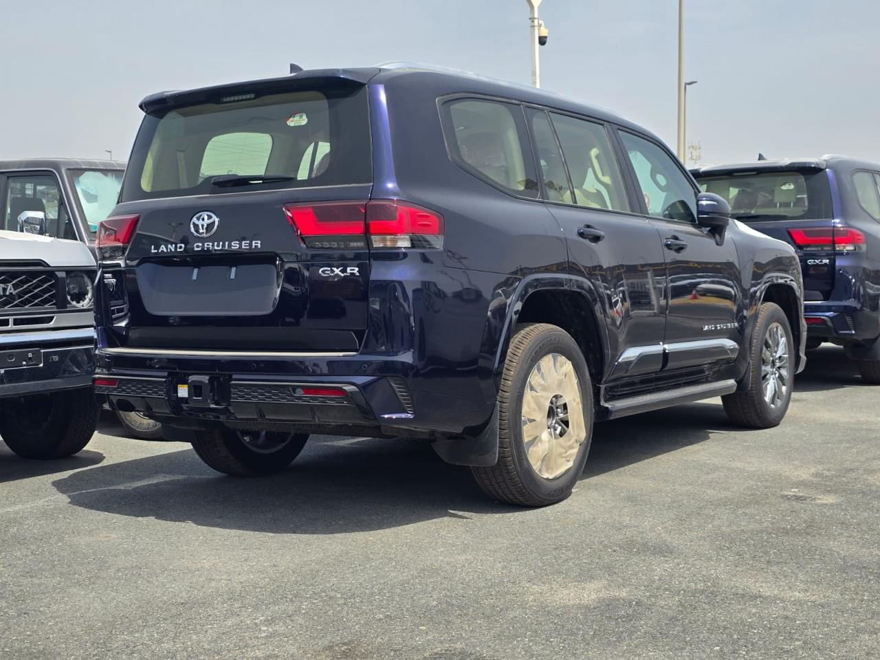 Land Cruiser GXR 3.5L Twin Turbo - Mobil: gambar 2 Land Cruiser GXR 3.5L Twin Turbo - Mobil: gambar 2