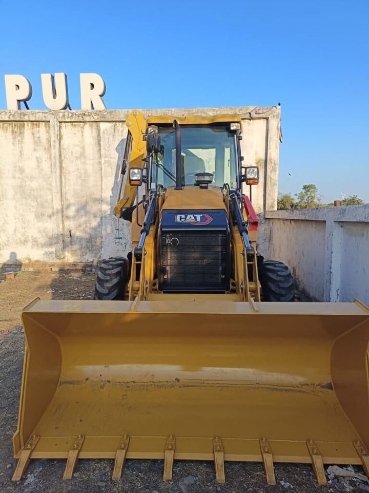 Backhoe loader baru New Caterpillar 424 backhoe loader: gambar 1