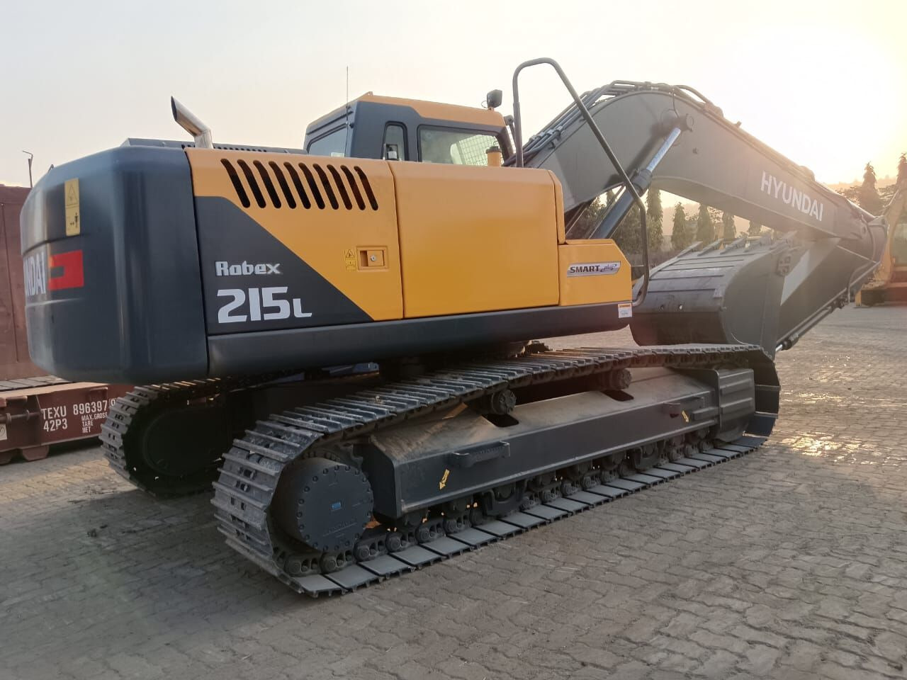 New Hyundai R215L tracked excavator - Ekskavator perayap: gambar 1 New Hyundai R215L tracked excavator - Ekskavator perayap: gambar 1