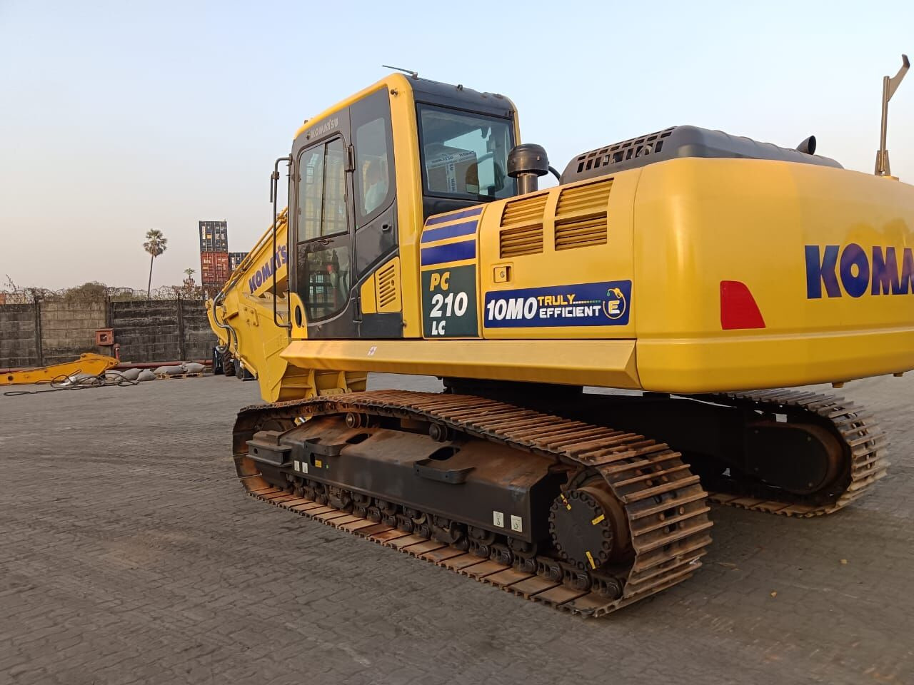 New Komatsu PC210 tracked excavator - Ekskavator perayap: gambar 1 New Komatsu PC210 tracked excavator - Ekskavator perayap: gambar 1