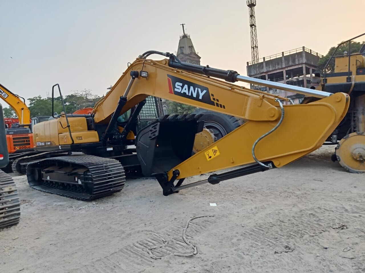 New Sany SY 215 MITSUBISHI ENGINE tracked excavator - Ekskavator perayap: gambar 4 New Sany SY 215 MITSUBISHI ENGINE tracked excavator - Ekskavator perayap: gambar 4