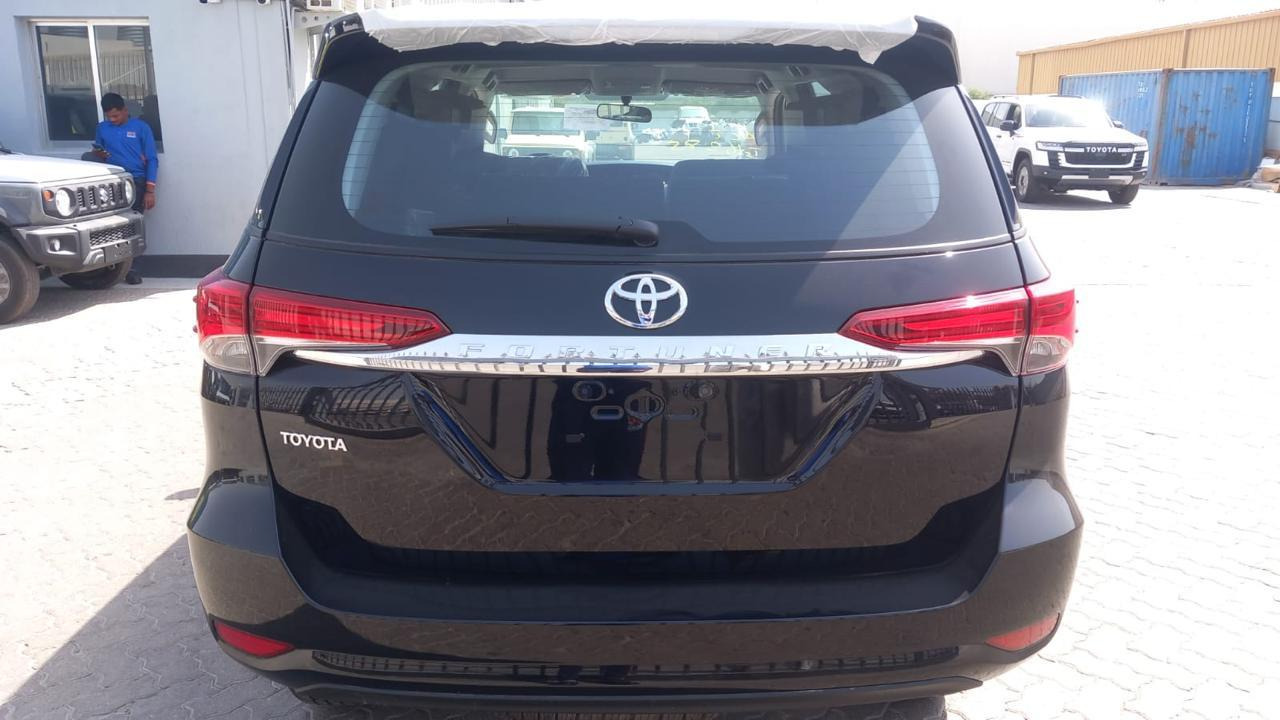 TOYOTA 2.4L SR5 Comfort 4WD - Mobil: gambar 2 TOYOTA 2.4L SR5 Comfort 4WD - Mobil: gambar 2