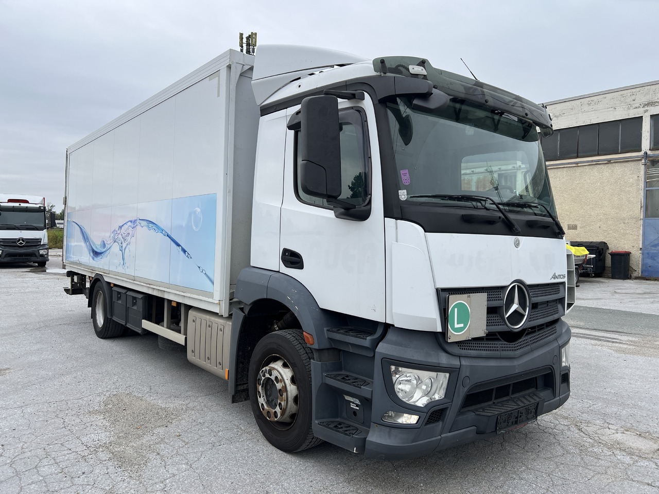 MERCEDES-BENZ ANTOS 18.30 L automatische Seitenladung | LBW | Klima | Tempomat - Truk minuman: gambar 2 MERCEDES-BENZ ANTOS 18.30 L automatische Seitenladung | LBW | Klima | Tempomat - Truk minuman: gambar 2