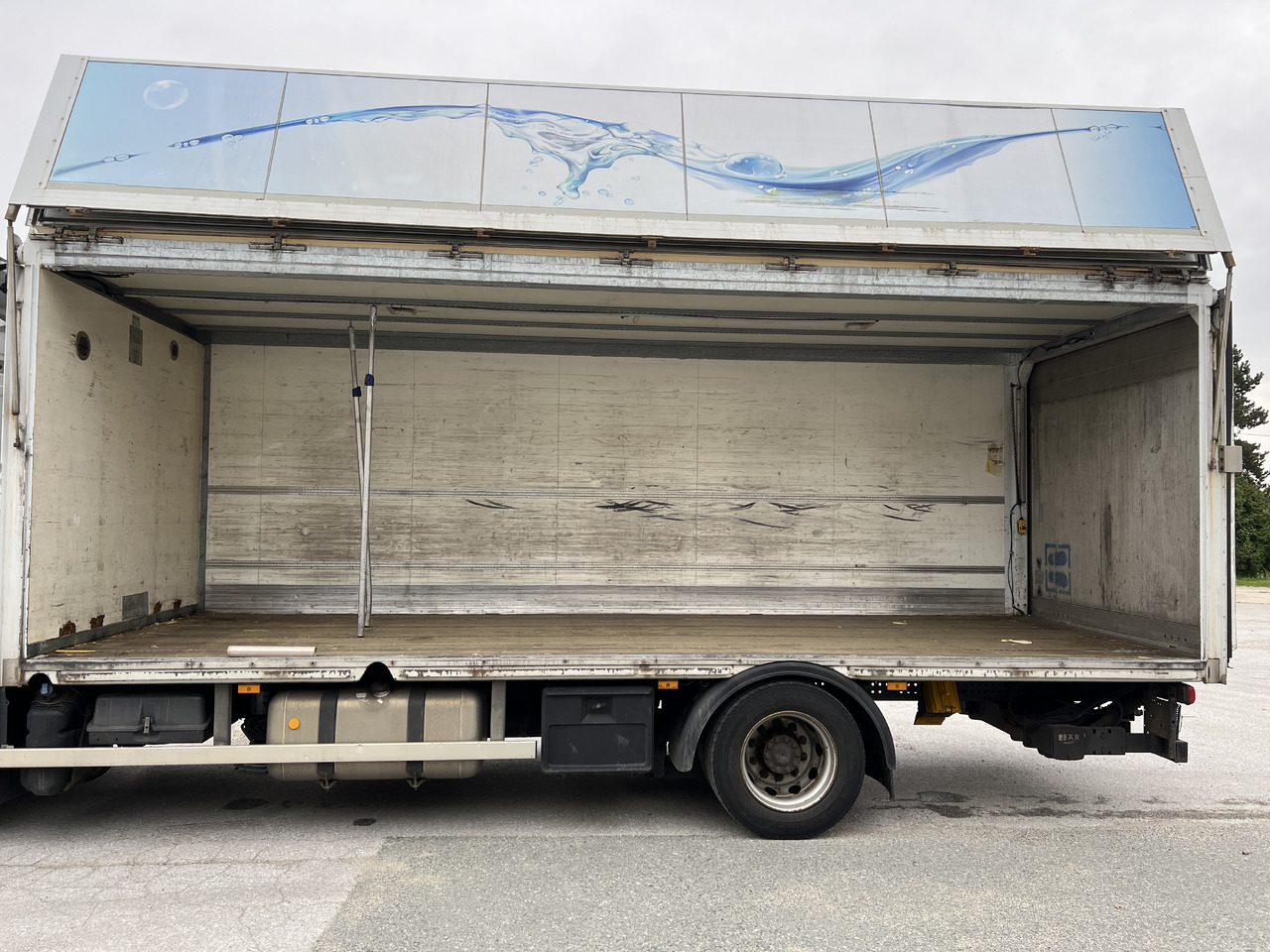 MERCEDES-BENZ ANTOS 18.30 L automatische Seitenladung | LBW | Klima | Tempomat - Truk minuman: gambar 5 MERCEDES-BENZ ANTOS 18.30 L automatische Seitenladung | LBW | Klima | Tempomat - Truk minuman: gambar 5