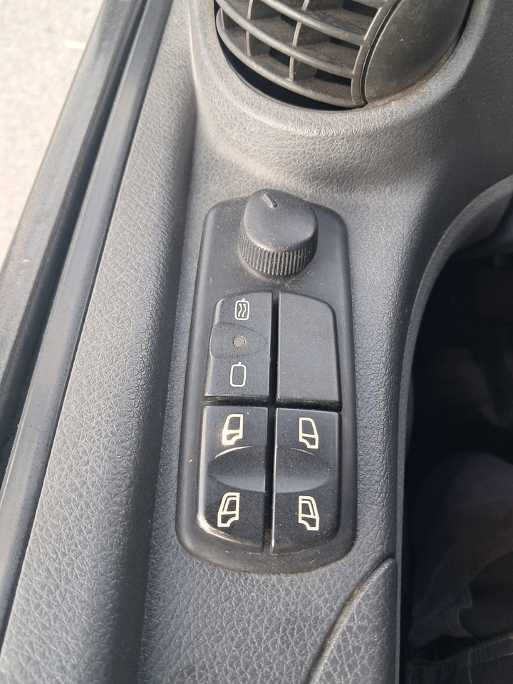 Leasing MERCEDES-BENZ ATEGO 8 16 Koffer mit LBW | Schalter | EZ 2013 MERCEDES-BENZ ATEGO 8 16 Koffer mit LBW | Schalter | EZ 2013: gambar 19