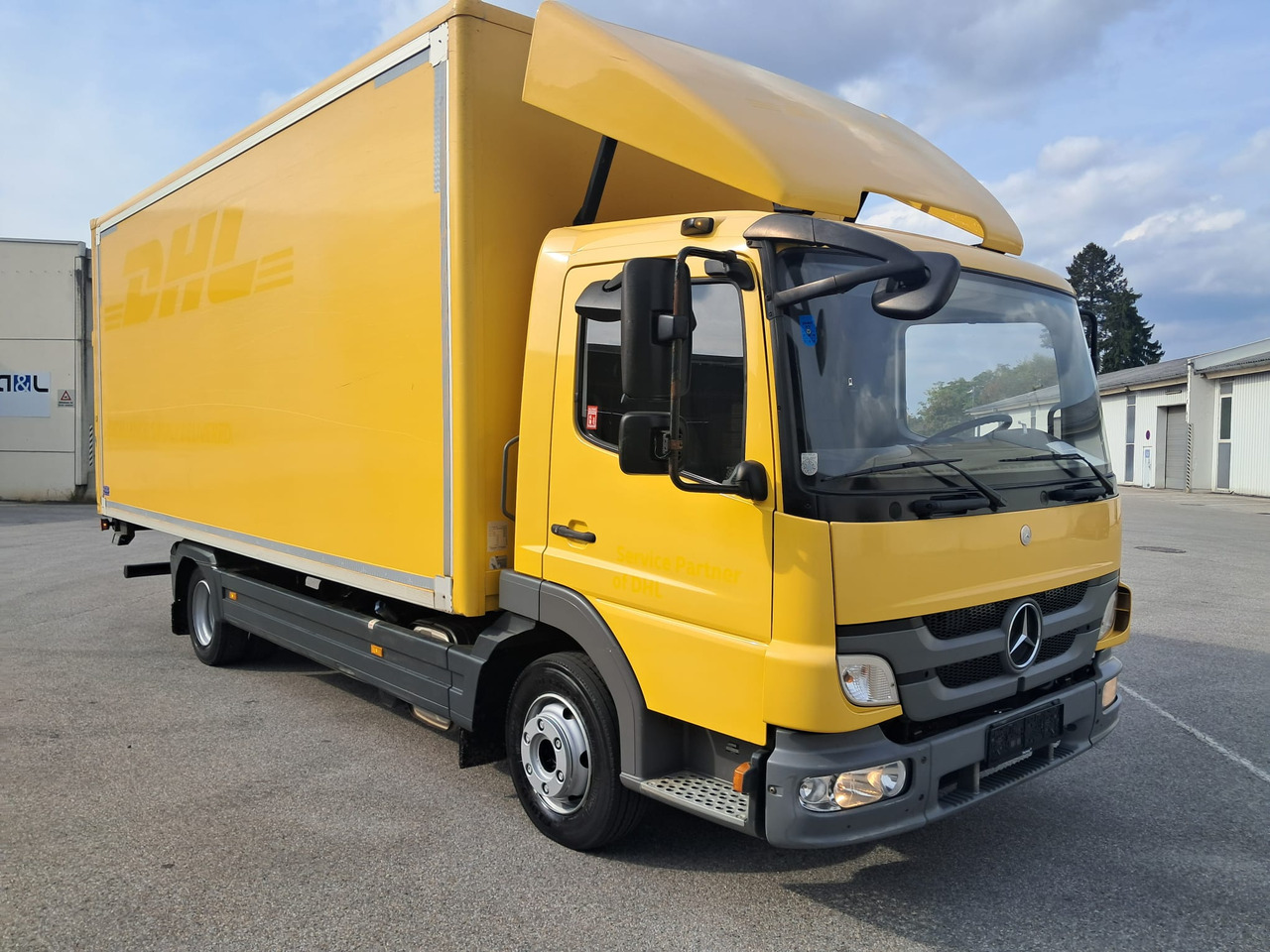 MERCEDES-BENZ ATEGO 8 16 Koffer mit LBW | Schalter | EZ 2013 - Truk box: gambar 2 MERCEDES-BENZ ATEGO 8 16 Koffer mit LBW | Schalter | EZ 2013 - Truk box: gambar 2