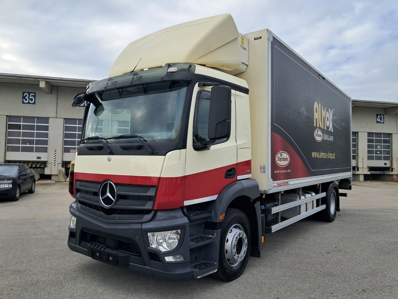 MERCEDES-BENZ Antos 1833 Kühlkoffer LBW | Standheizung | Euro 6 - Truk berpendingin: gambar 1 MERCEDES-BENZ Antos 1833 Kühlkoffer LBW | Standheizung | Euro 6 - Truk berpendingin: gambar 1
