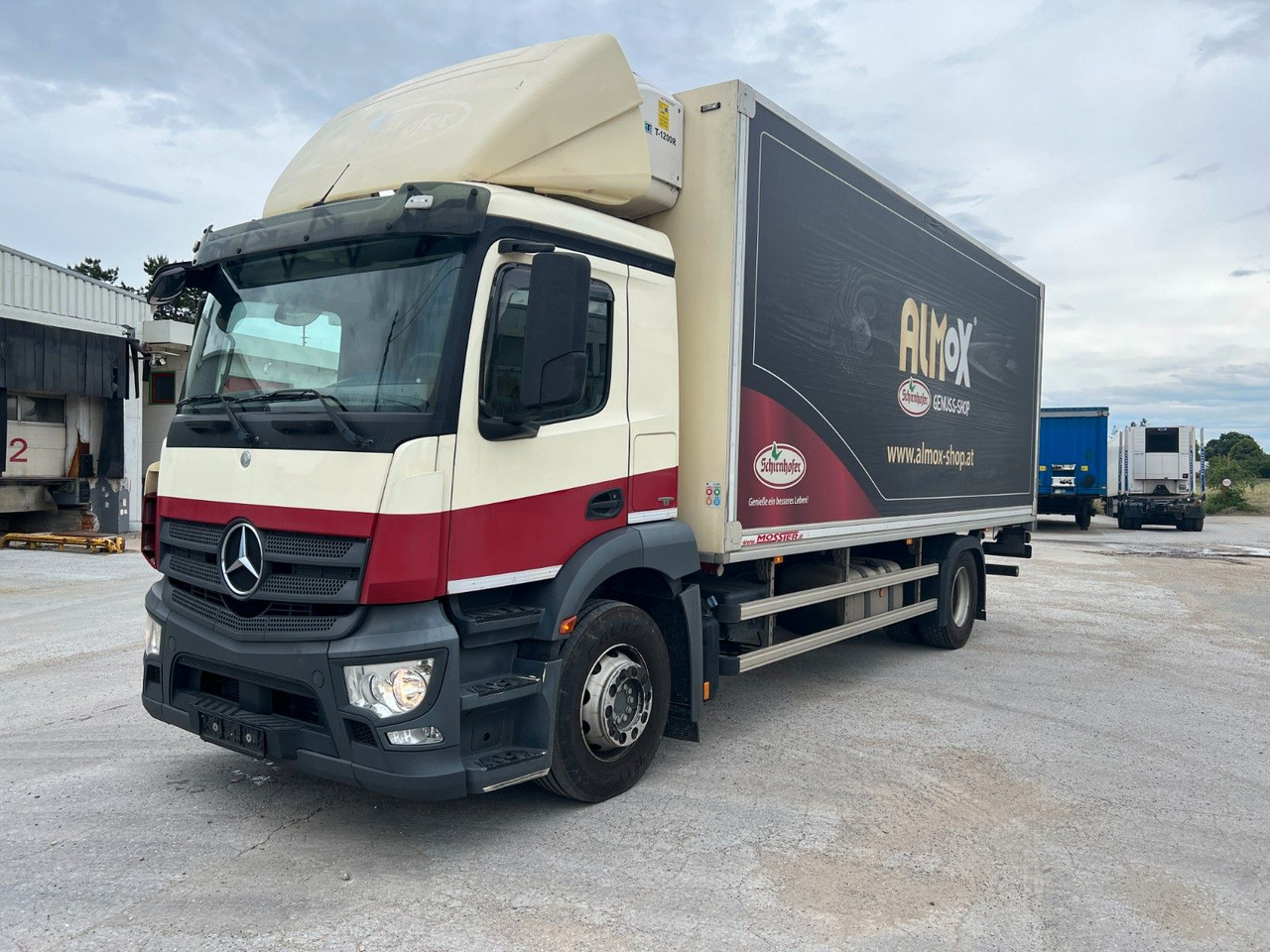 Mercedes-Benz Antos 1833 Kühlkoff LBW | Standheizung | Euro 6 - Truk berpendingin: gambar 1 Mercedes-Benz Antos 1833 Kühlkoff LBW | Standheizung | Euro 6 - Truk berpendingin: gambar 1