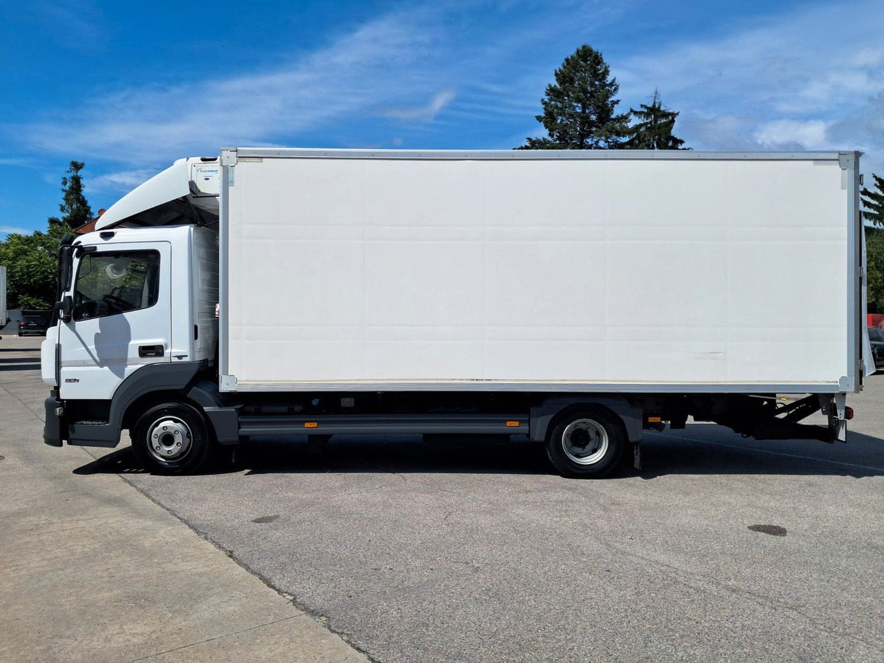 Mercedes-Benz Atego 8.21 Kühlkoffer LBW | Klima | Tempo | Dif - Truk berpendingin: gambar 4 Mercedes-Benz Atego 8.21 Kühlkoffer LBW | Klima | Tempo | Dif - Truk berpendingin: gambar 4