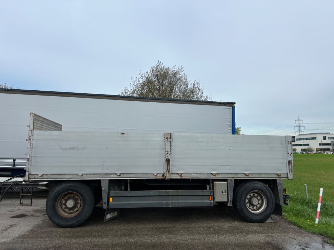Schwarzmüller SCHEUWIMMER - Trailer flatbed: gambar 3 Schwarzmüller SCHEUWIMMER - Trailer flatbed: gambar 3