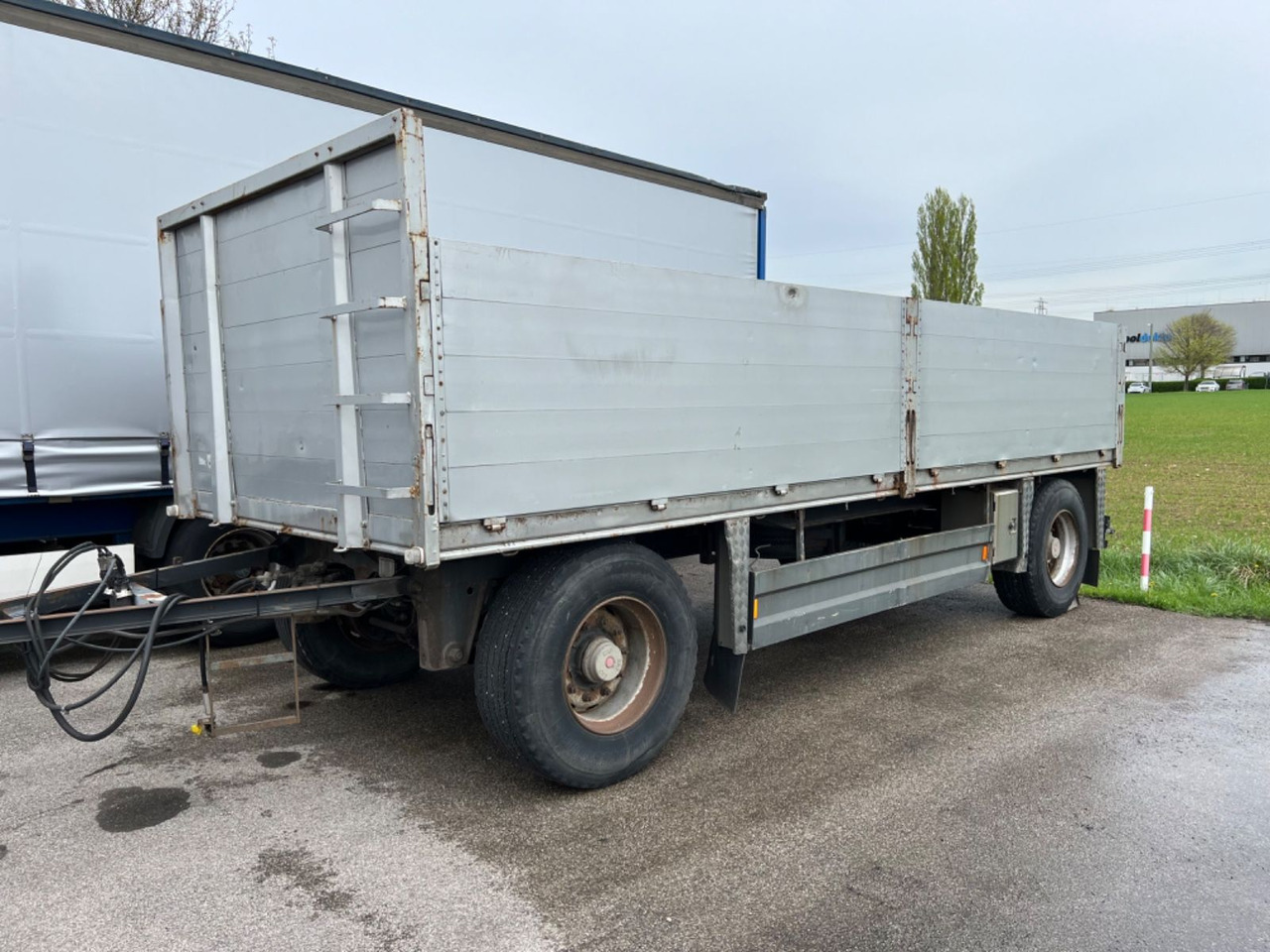 Schwarzmüller SCHEUWIMMER - Trailer flatbed: gambar 2 Schwarzmüller SCHEUWIMMER - Trailer flatbed: gambar 2