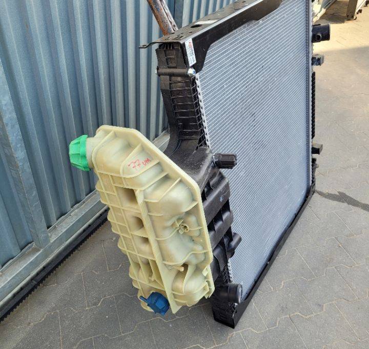 CHŁODNICA WODY MAN TGS TGA NOWA ORYGINAŁ 81.6100-6835 - Radiator untuk Truk: gambar 2 CHŁODNICA WODY MAN TGS TGA NOWA ORYGINAŁ 81.6100-6835 - Radiator untuk Truk: gambar 2