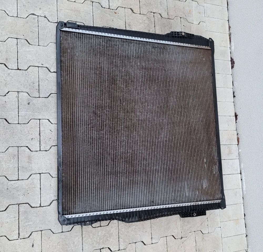 CHŁODNICA WODY SCANIA R 1855518 ORYGINAŁ SZCZELNE - Radiator untuk Truk: gambar 2 CHŁODNICA WODY SCANIA R 1855518 ORYGINAŁ SZCZELNE - Radiator untuk Truk: gambar 2