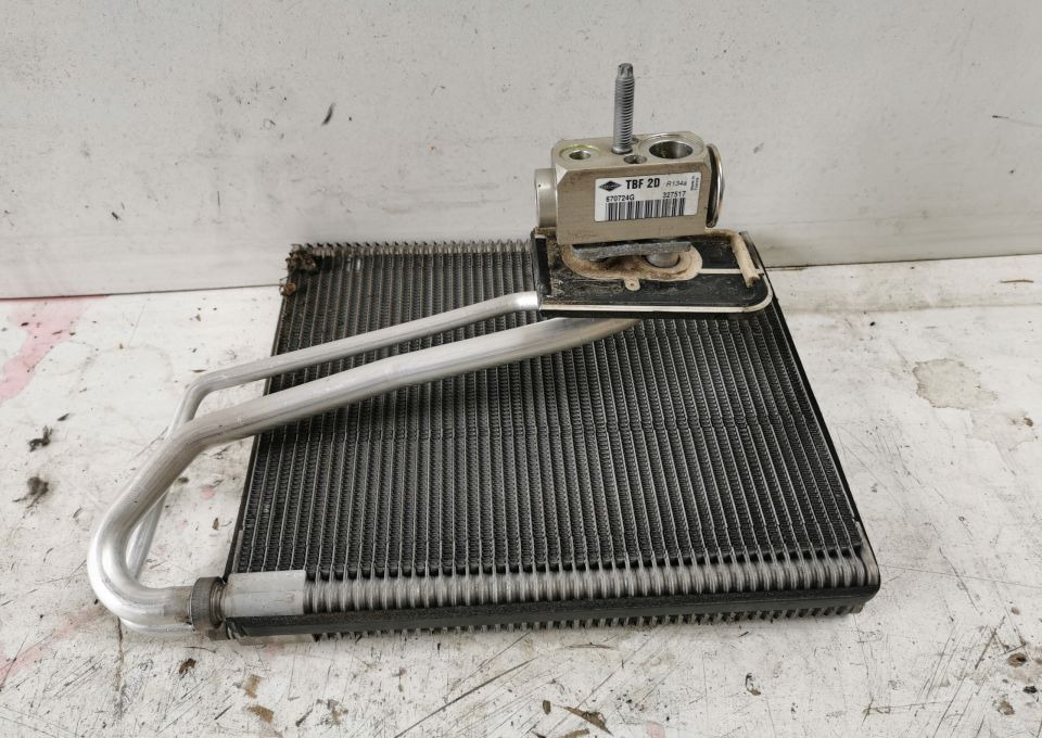 Chłodnica nagrzewnicy Mercedes actros mp4 - Pemanasan/ Ventilasi untuk Truk: gambar 1 Chłodnica nagrzewnicy Mercedes actros mp4 - Pemanasan/ Ventilasi untuk Truk: gambar 1