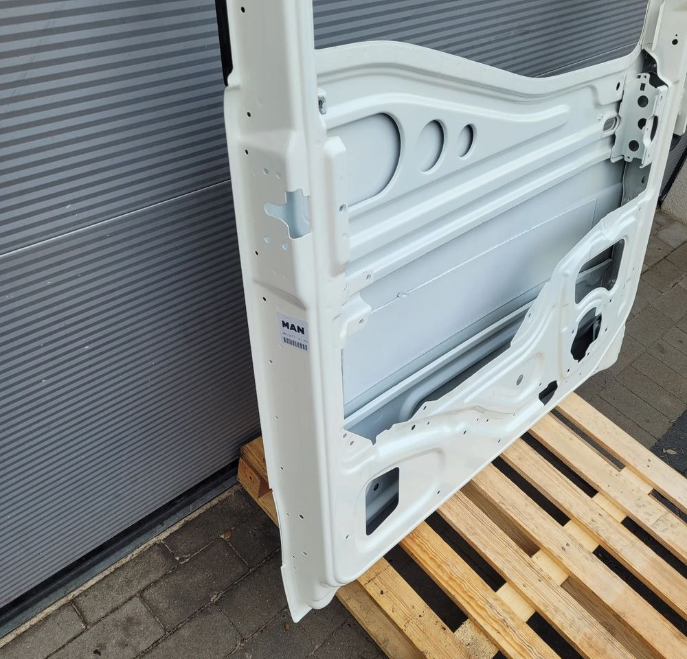 DRZWI LEWE MAN TG3 TGX NM ORYGINAŁ RAL 9010 CHWALIM116 - Pintu dan bagian untuk Truk: gambar 5 DRZWI LEWE MAN TG3 TGX NM ORYGINAŁ RAL 9010 CHWALIM116 - Pintu dan bagian untuk Truk: gambar 5