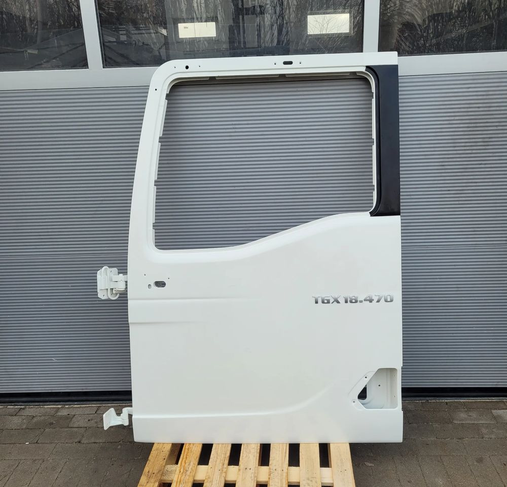 DRZWI LEWE MAN TG3 TGX NM ORYGINAŁ RAL 9010 CHWALIM116 - Pintu dan bagian untuk Truk: gambar 1 DRZWI LEWE MAN TG3 TGX NM ORYGINAŁ RAL 9010 CHWALIM116 - Pintu dan bagian untuk Truk: gambar 1