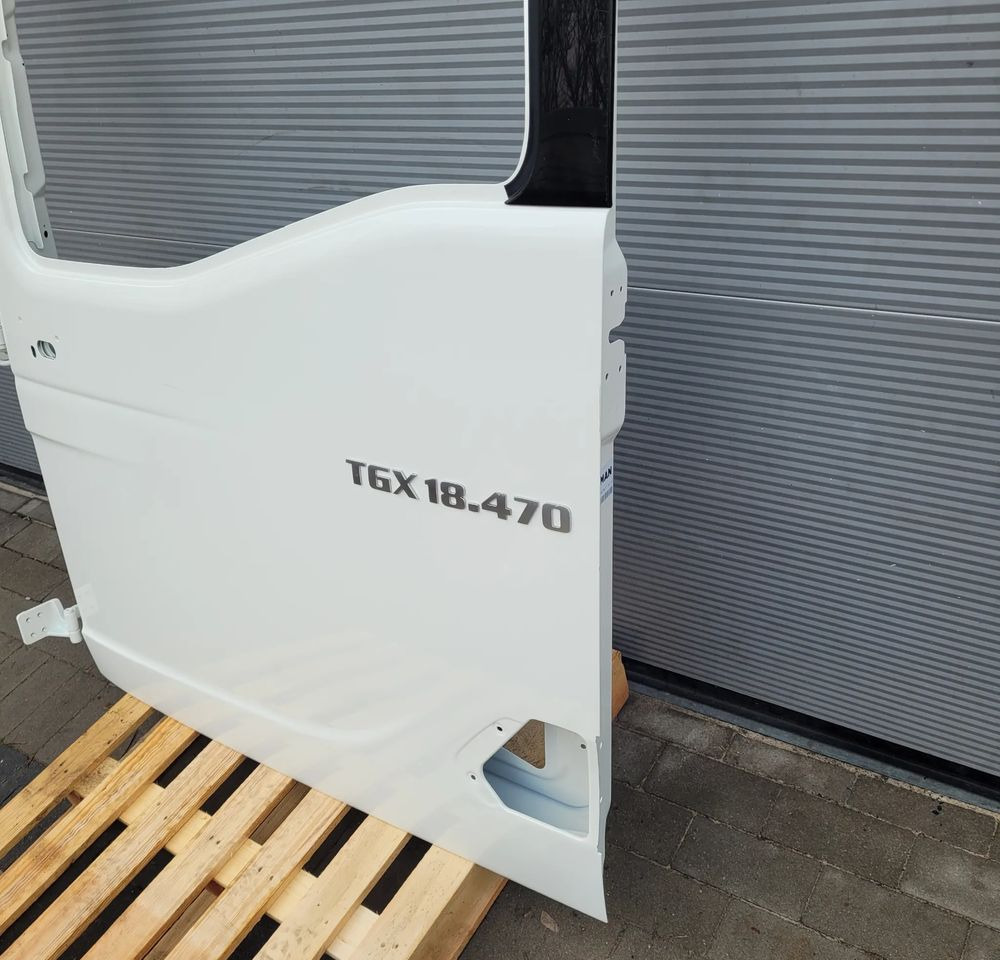 DRZWI LEWE MAN TG3 TGX NM ORYGINAŁ RAL 9010 CHWALIM116 - Pintu dan bagian untuk Truk: gambar 2 DRZWI LEWE MAN TG3 TGX NM ORYGINAŁ RAL 9010 CHWALIM116 - Pintu dan bagian untuk Truk: gambar 2