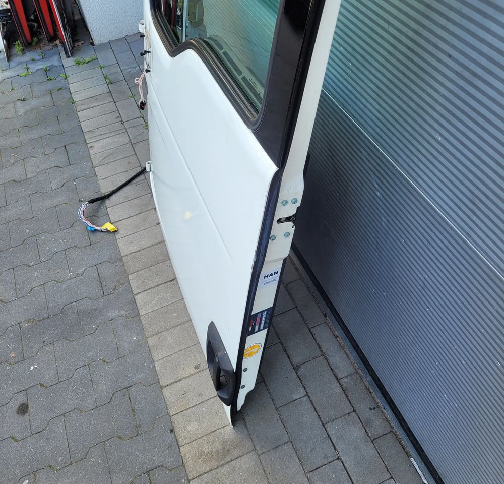 DRZWI MAN TGX LEWE LIFT RAL 9010 ORYGINAŁ CHWALIM116 - Pintu dan bagian untuk Truk: gambar 3 DRZWI MAN TGX LEWE LIFT RAL 9010 ORYGINAŁ CHWALIM116 - Pintu dan bagian untuk Truk: gambar 3