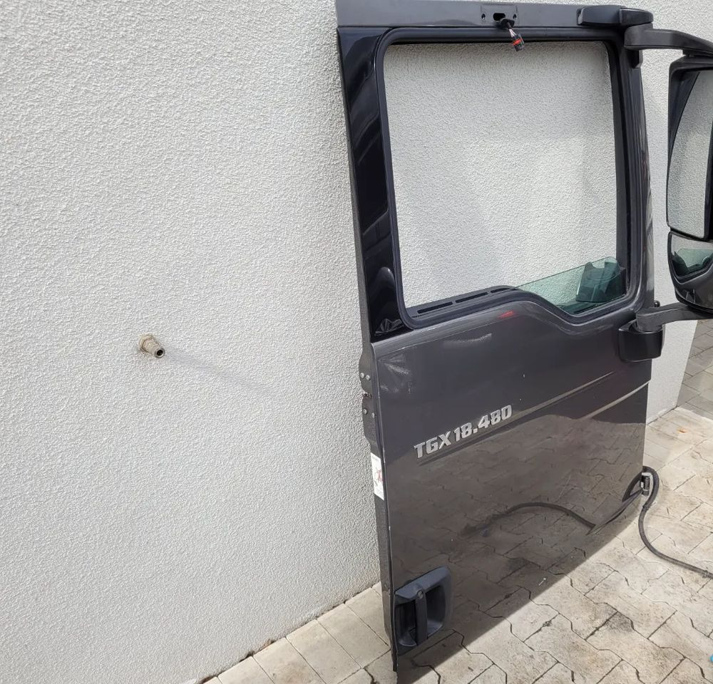 DRZWI MAN TGX PRAWE EURO6 - Pintu dan bagian untuk Truk: gambar 2 DRZWI MAN TGX PRAWE EURO6 - Pintu dan bagian untuk Truk: gambar 2