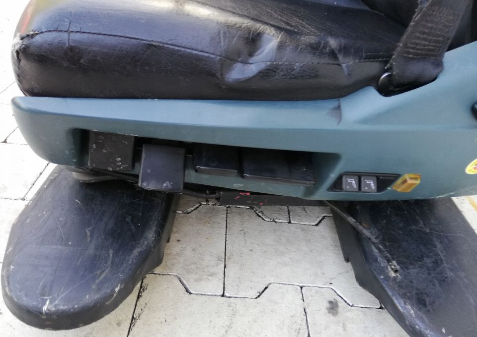 FOTEL KIEROWCY DAF XF CF LF - Tempat duduk: gambar 2 FOTEL KIEROWCY DAF XF CF LF - Tempat duduk: gambar 2