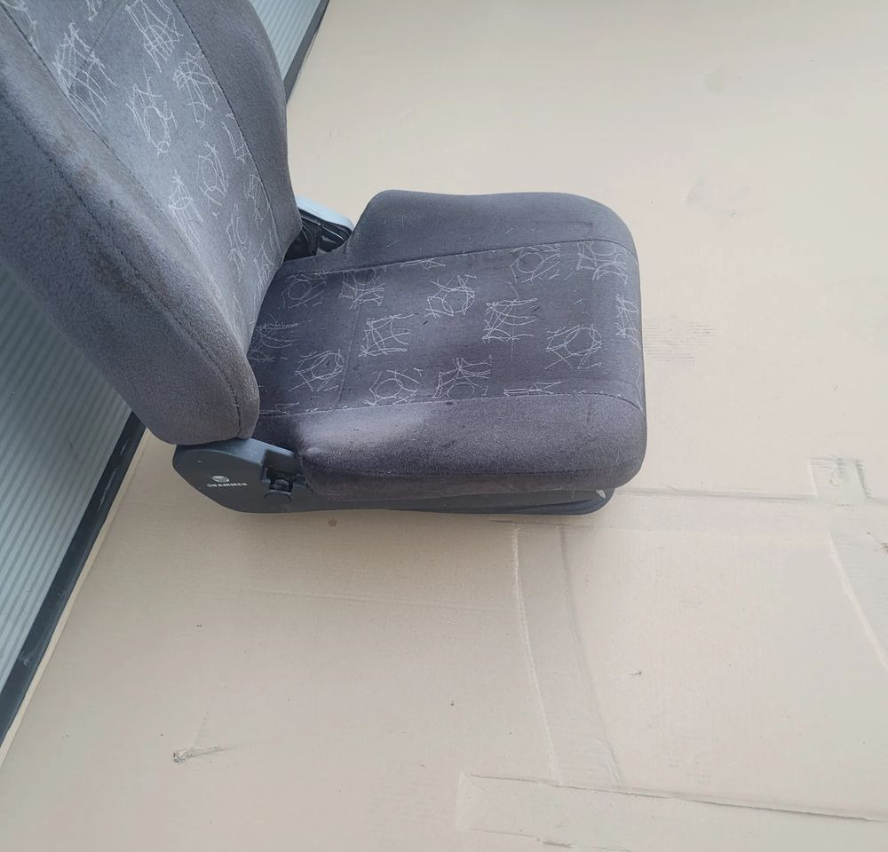 FOTEL KIEROWCY F2000 IVECO TRAKKER GRAMMER CHWALIM116 - Tempat duduk untuk Truk: gambar 2 FOTEL KIEROWCY F2000 IVECO TRAKKER GRAMMER CHWALIM116 - Tempat duduk untuk Truk: gambar 2