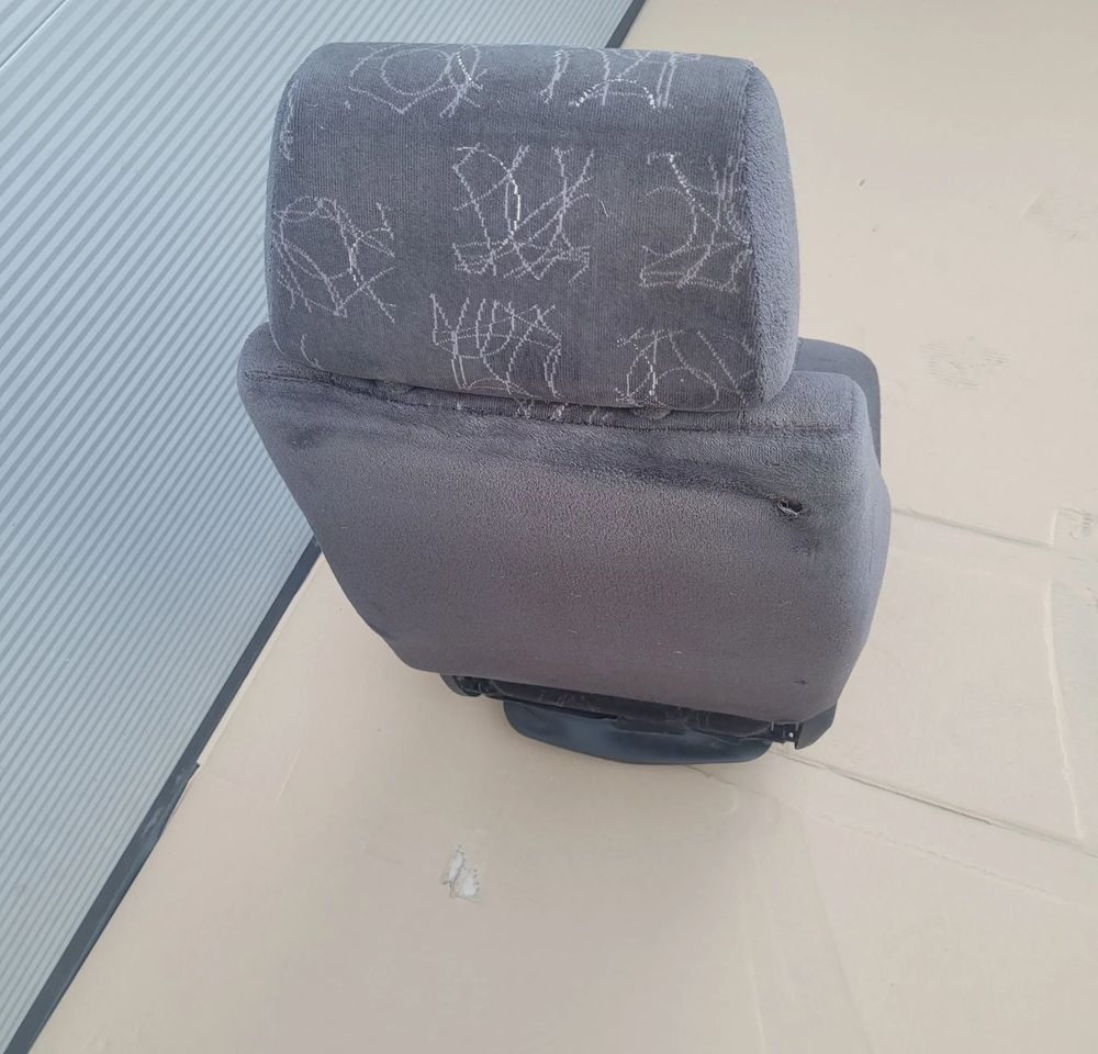 FOTEL KIEROWCY F2000 IVECO TRAKKER GRAMMER CHWALIM116 - Tempat duduk untuk Truk: gambar 4 FOTEL KIEROWCY F2000 IVECO TRAKKER GRAMMER CHWALIM116 - Tempat duduk untuk Truk: gambar 4