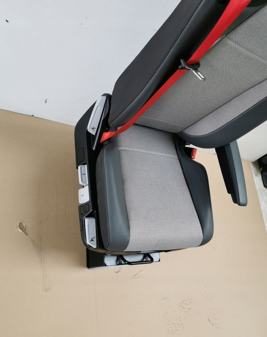 FOTEL RENAULT RANGE T GAMA PRAWY NOWY PNEUMATYCZNY - Tempat duduk: gambar 3 FOTEL RENAULT RANGE T GAMA PRAWY NOWY PNEUMATYCZNY - Tempat duduk: gambar 3