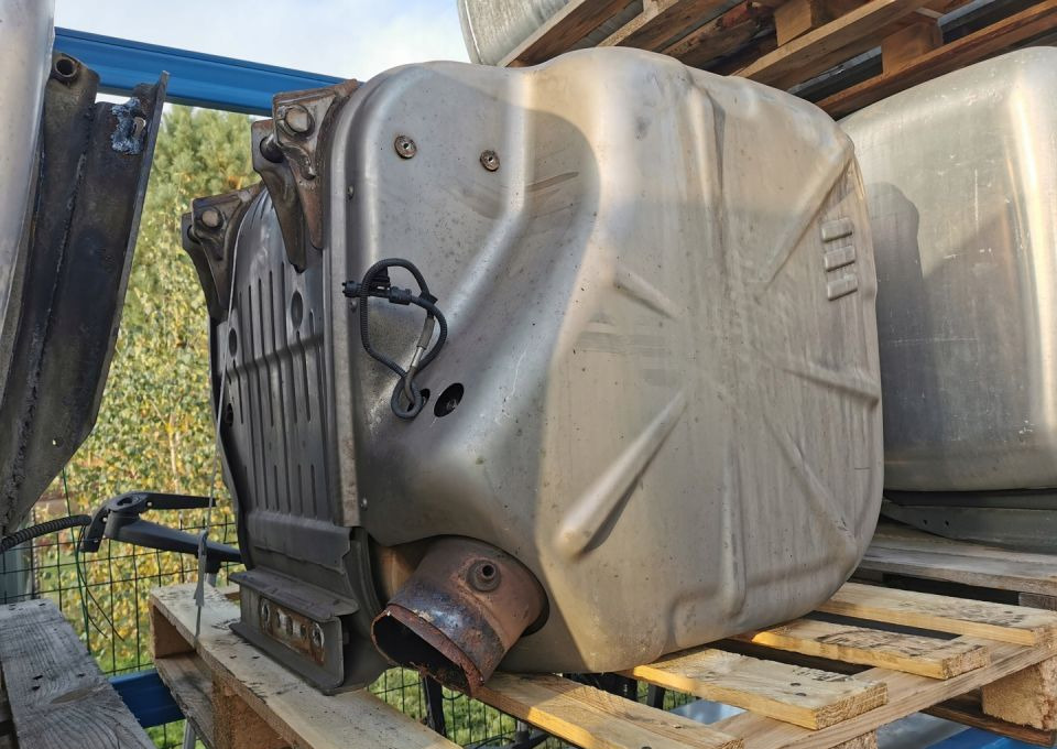 KATALIZATOR IVECO STRALIS HI WAY EURO6 - Konverter katalitik untuk Truk: gambar 1 KATALIZATOR IVECO STRALIS HI WAY EURO6 - Konverter katalitik untuk Truk: gambar 1