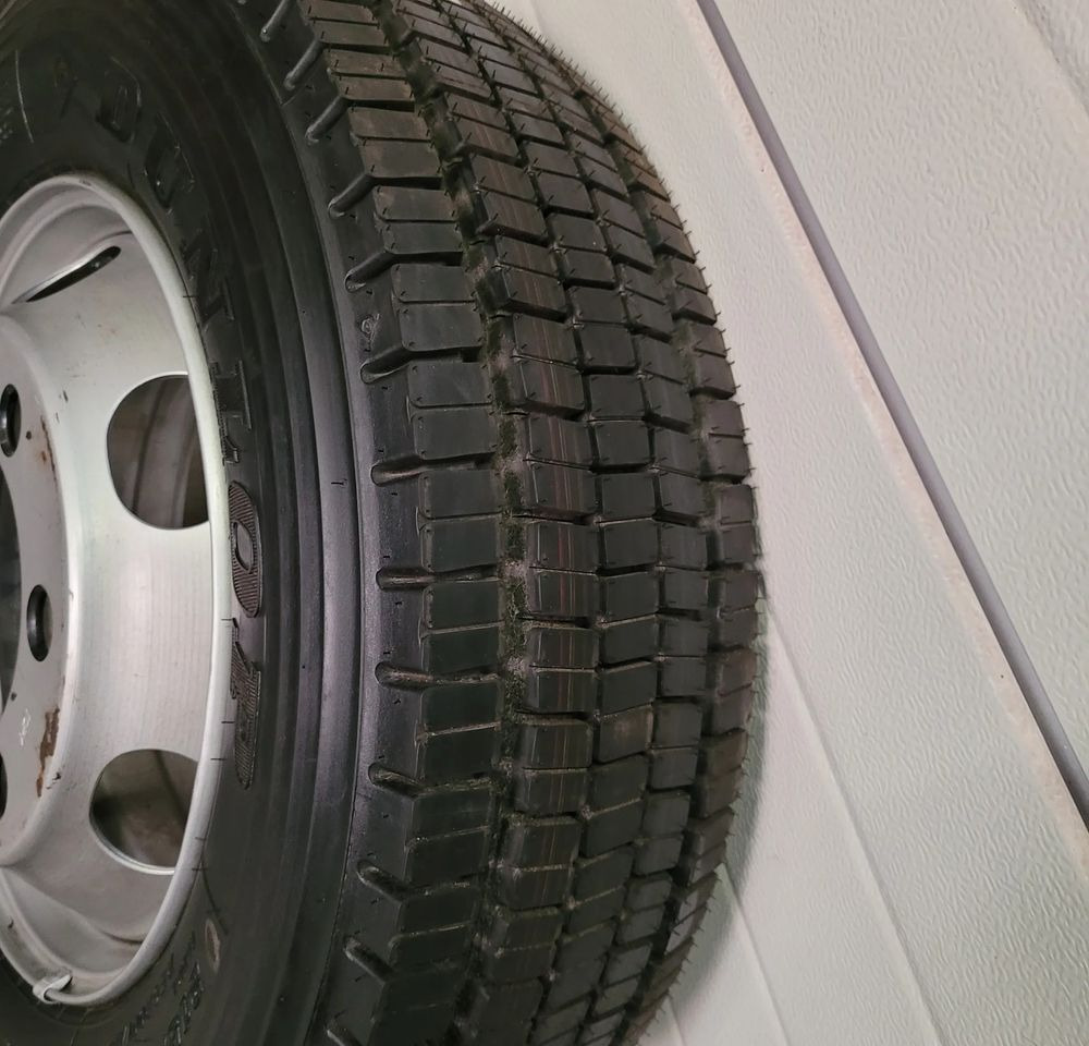 KOŁO ZAPAS DUNLOP SP444 215/75R17.5 - Roda: gambar 2 KOŁO ZAPAS DUNLOP SP444 215/75R17.5 - Roda: gambar 2