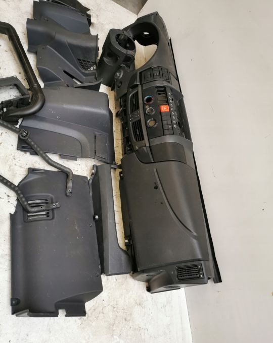 KONSOLA IVECO EUROCARGO EURO6 - Dasbor untuk Truk: gambar 4 KONSOLA IVECO EUROCARGO EURO6 - Dasbor untuk Truk: gambar 4